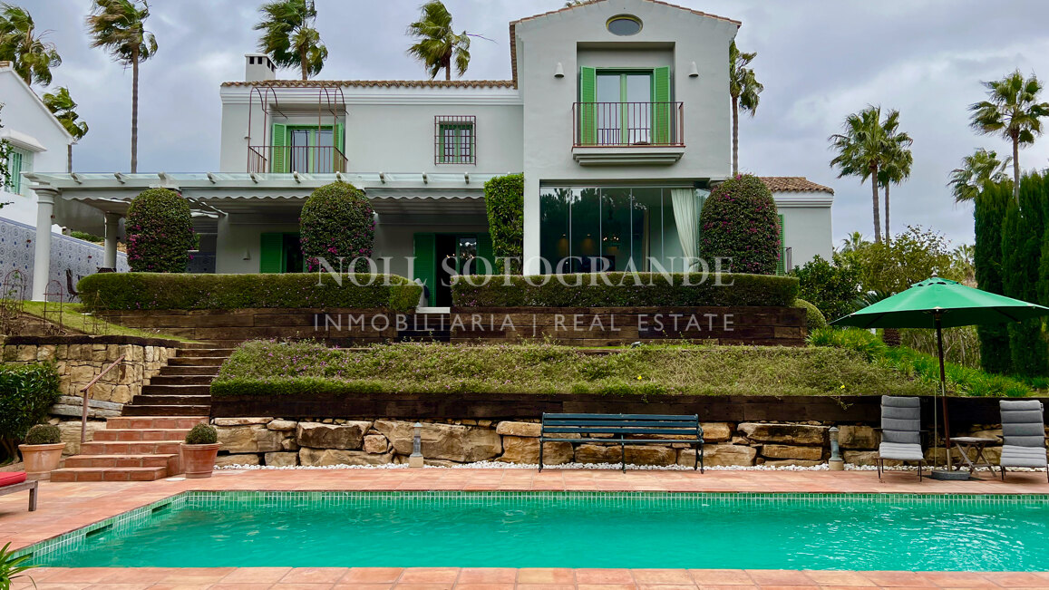 Elegante, makellose, zeitlose Villa zur Vermietung für anspruchsvolle Mieter