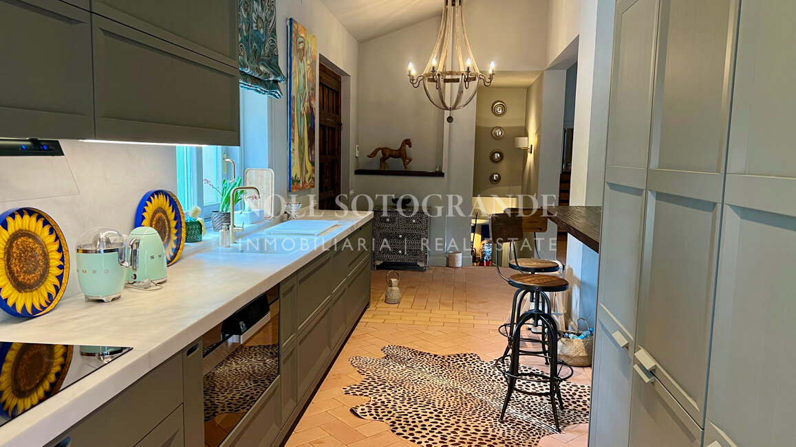 Elegante, makellose, zeitlose Villa zur Vermietung für anspruchsvolle Mieter