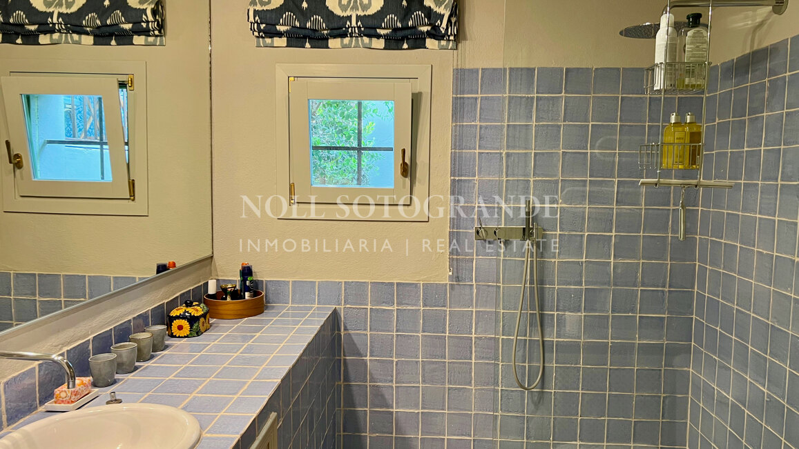 Elegante, makellose, zeitlose Villa zur Vermietung für anspruchsvolle Mieter