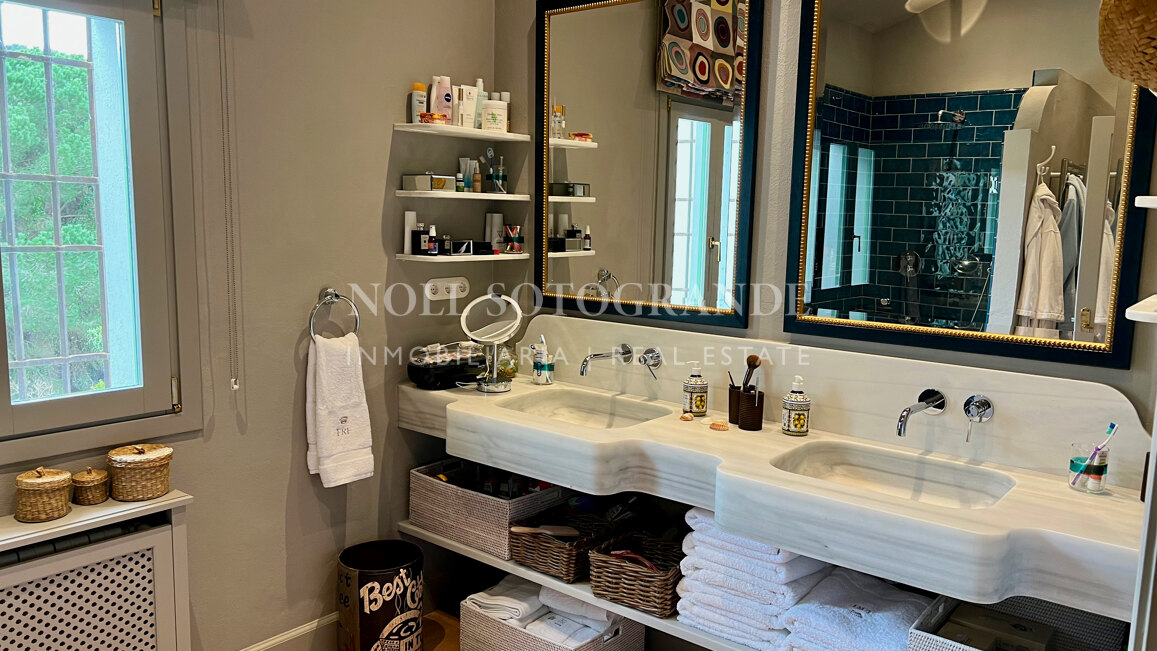 Elegante, makellose, zeitlose Villa zur Vermietung für anspruchsvolle Mieter