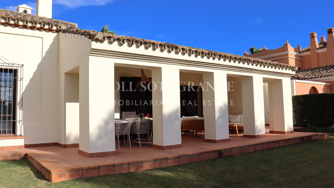 Villa zur Ferienvermietung in Los Cortijos de la Reserva, Sotogrande