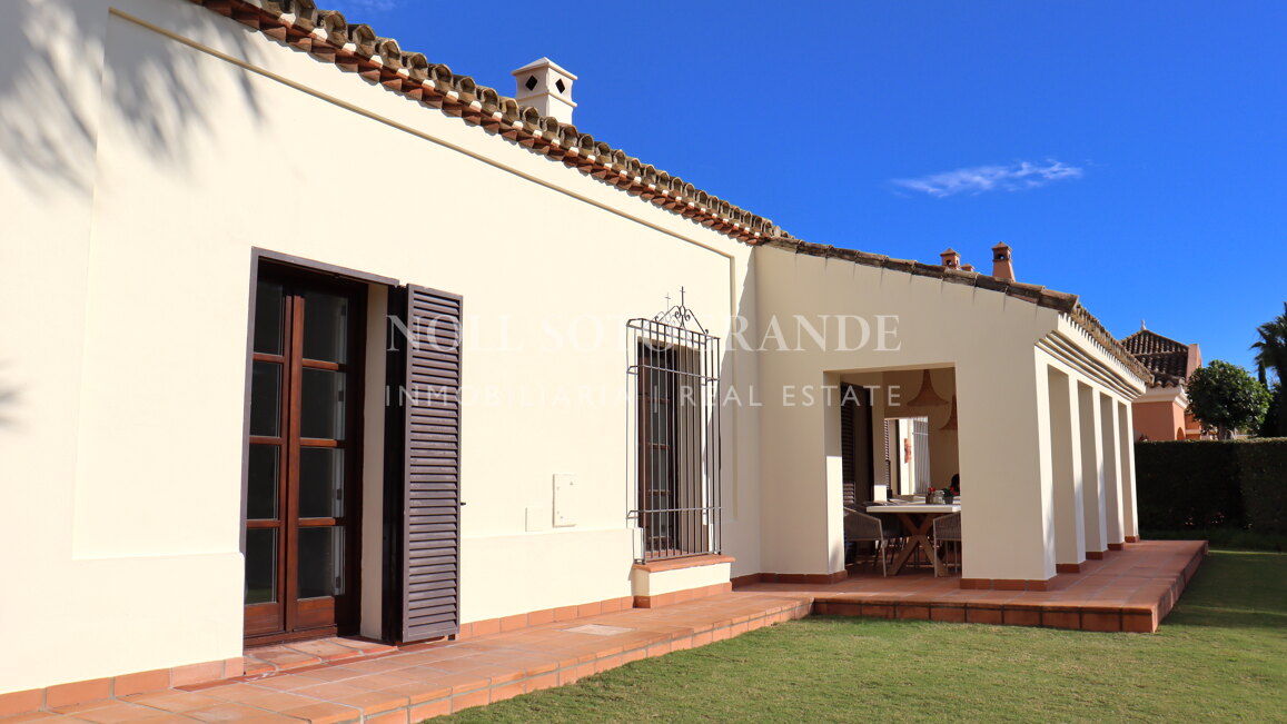 Villa zur Ferienvermietung in Los Cortijos de la Reserva, Sotogrande