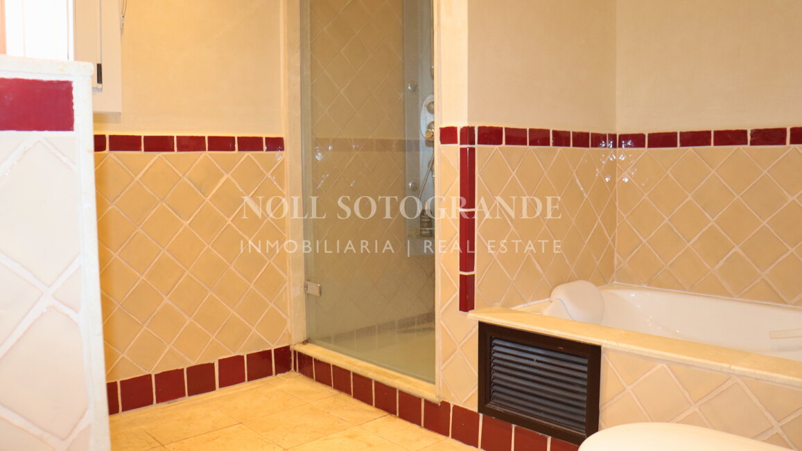 Villa zur Ferienvermietung in Los Cortijos de la Reserva, Sotogrande