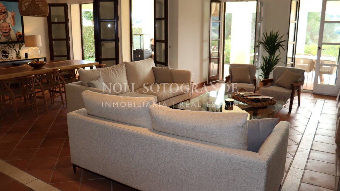 Villa zur Ferienvermietung in Los Cortijos de la Reserva, Sotogrande