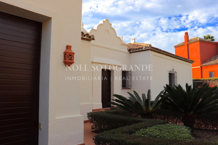 Villa for short term rental in Los Cortijos de la Reserva, Sotogrande