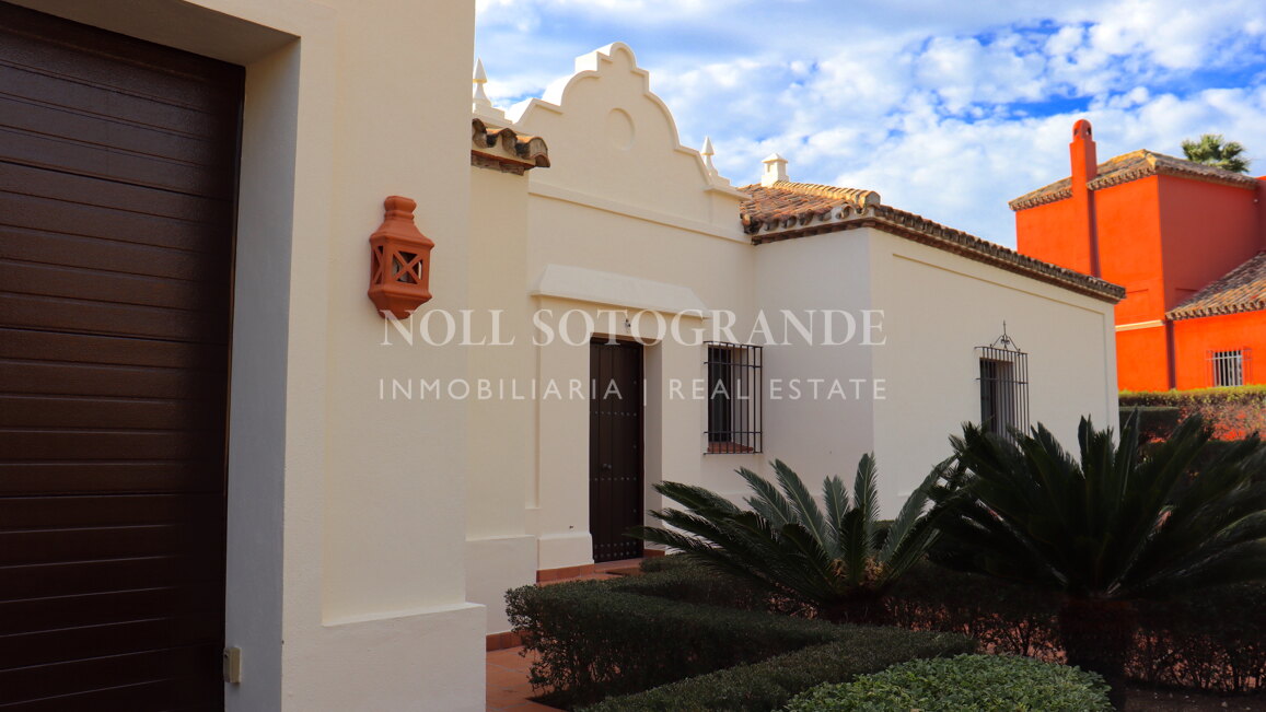 Villa zur Ferienvermietung in Los Cortijos de la Reserva, Sotogrande