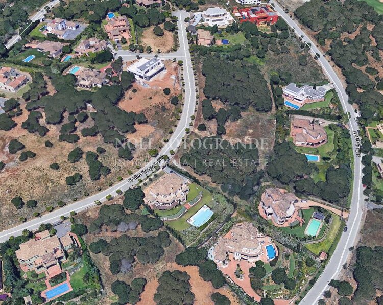 Herrliches Baugrundstück mit Meerblick zum Verkauf