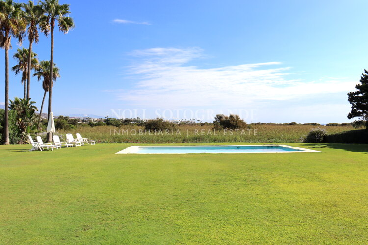 Reizvolle Villa zur Vermietung im Paseo del Parque.