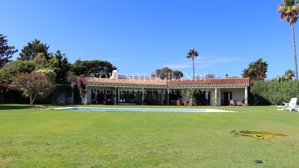 Reizvolle Villa zur Vermietung im Paseo del Parque.