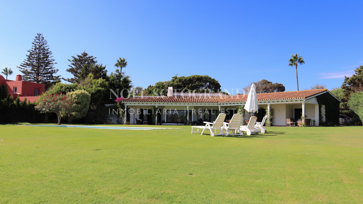 Reizvolle Villa zur Vermietung im Paseo del Parque.