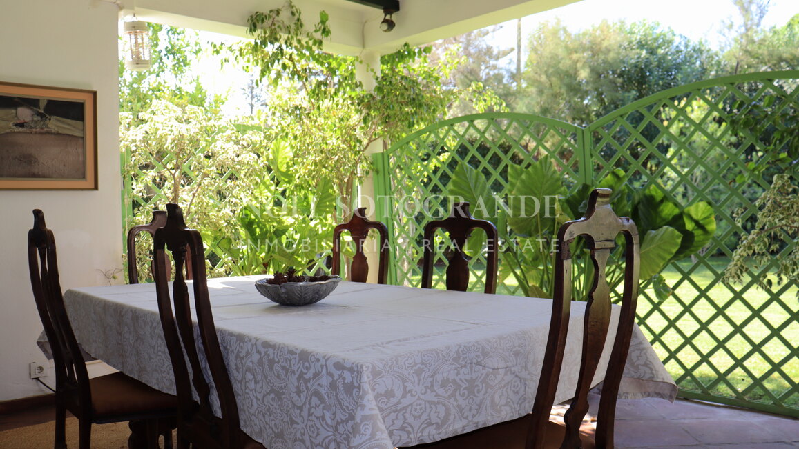 Reizvolle Villa zur Vermietung im Paseo del Parque.