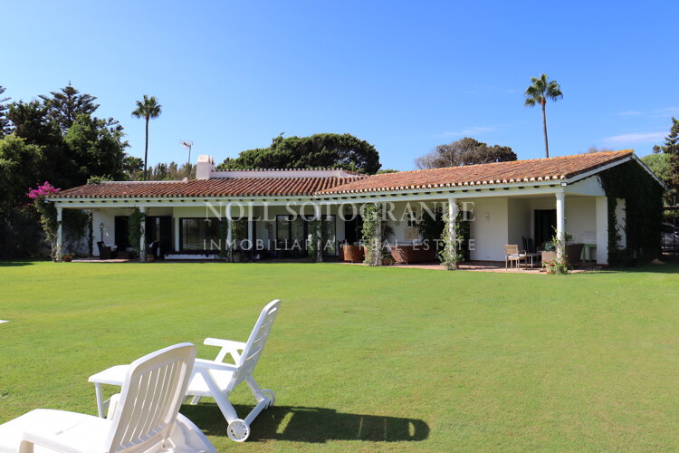 Reizvolle Villa zur Vermietung im Paseo del Parque.