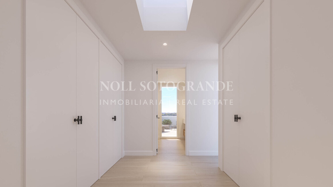 Moderne Häuser am Golfplatz vom Plan zum Verkauf in La Reserva