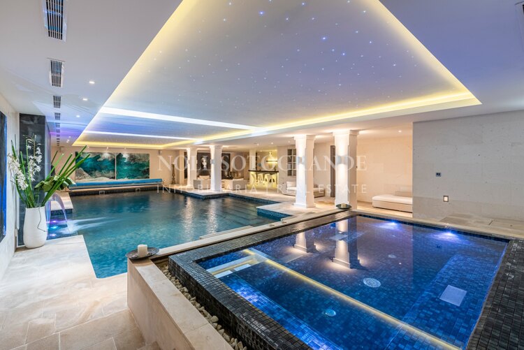 Traditionell/moderne Villa zu verkaufen in Sotogrande Alto