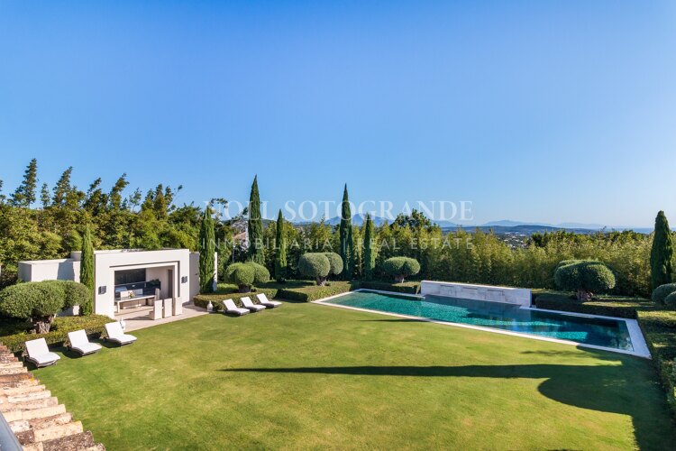 Traditionell/moderne Villa zu verkaufen in Sotogrande Alto