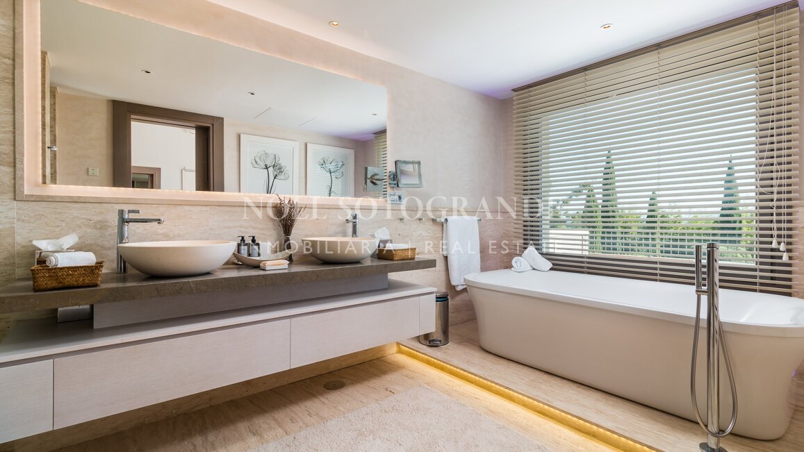 Traditionell/moderne Villa zu verkaufen in Sotogrande Alto