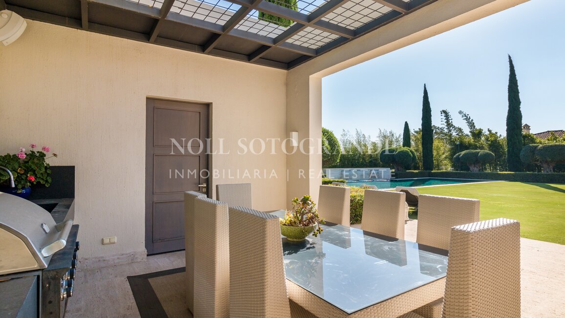 Traditionell/moderne Villa zu verkaufen in Sotogrande Alto