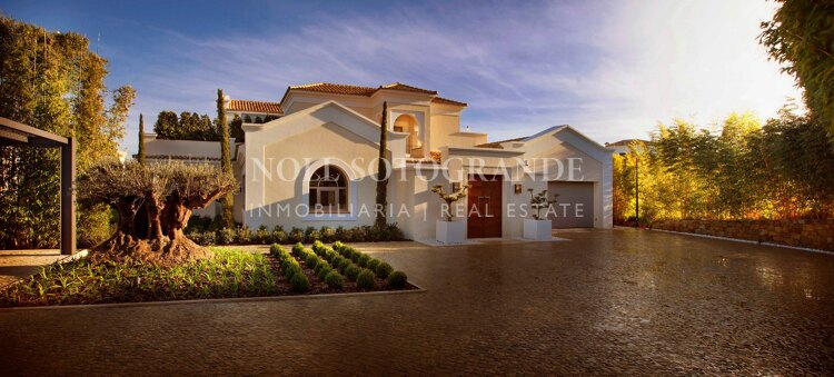 Traditionell/moderne Villa zu verkaufen in Sotogrande Alto