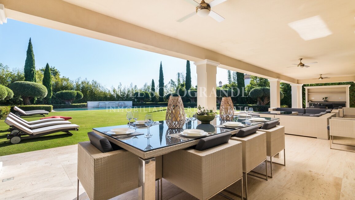 Traditionell/moderne Villa zu verkaufen in Sotogrande Alto