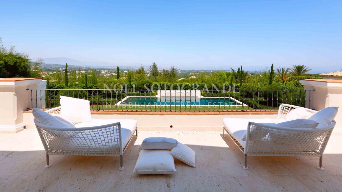 Traditionell/moderne Villa zu verkaufen in Sotogrande Alto