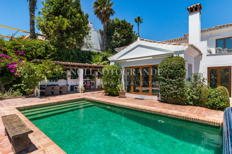 Casa Zana Luxusvilla mit Meerblick zur kurzfristigen Vermietung in Sotogrande Alto