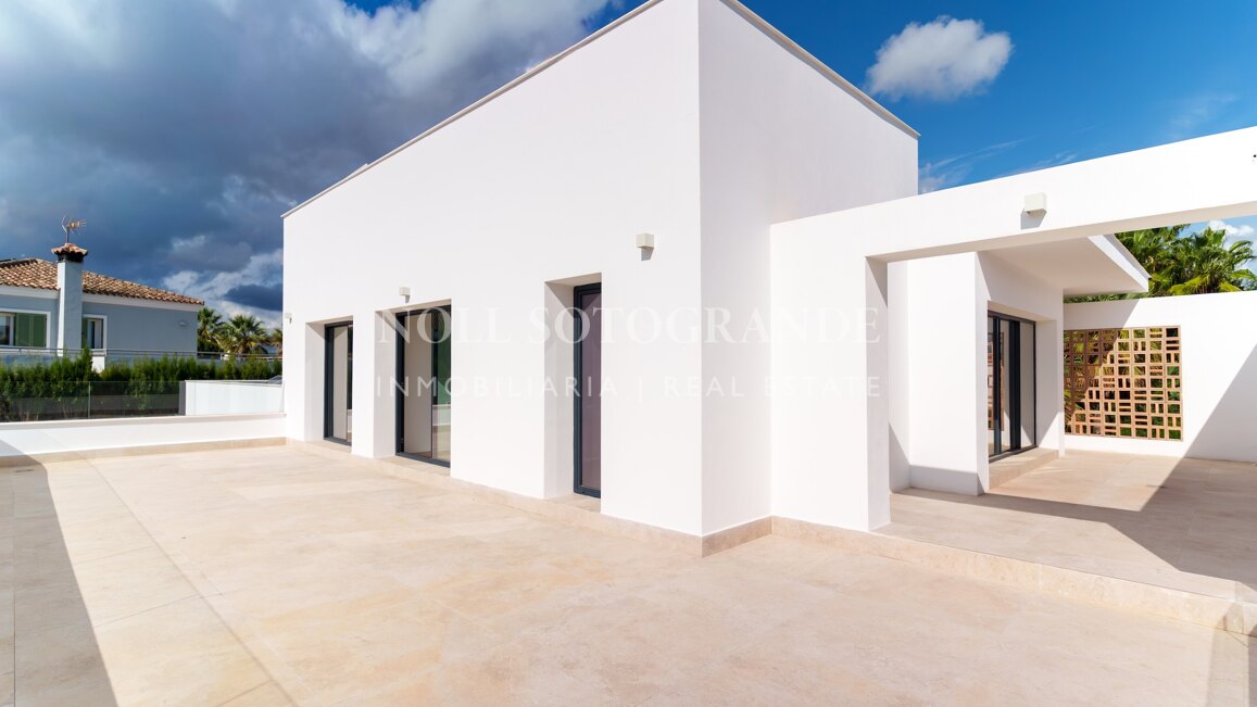 Modern elegance of a new villa for sale in Sotogrande