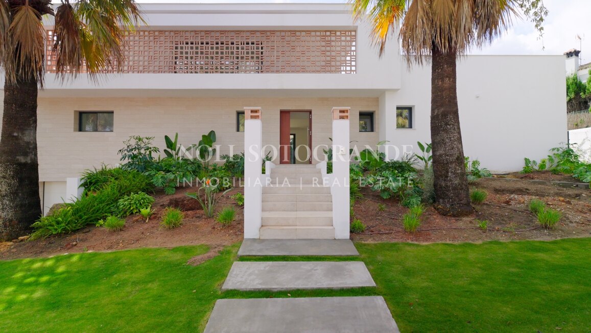 Modern elegance of a new villa for sale in Sotogrande