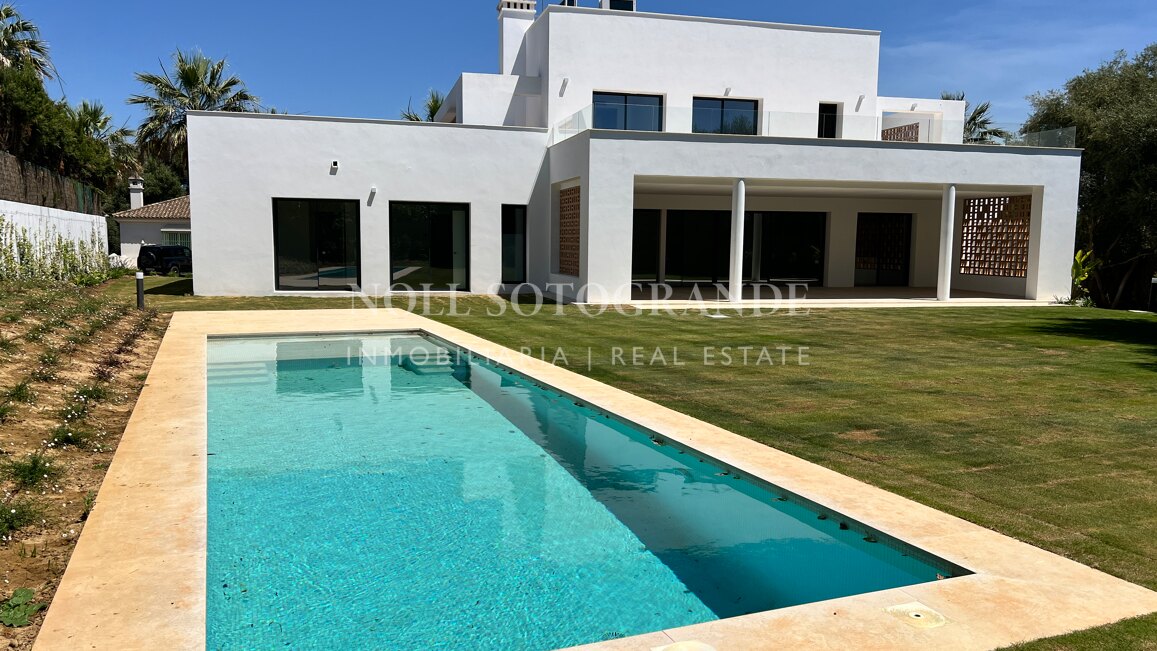 Modern elegance of a new villa for sale in Sotogrande