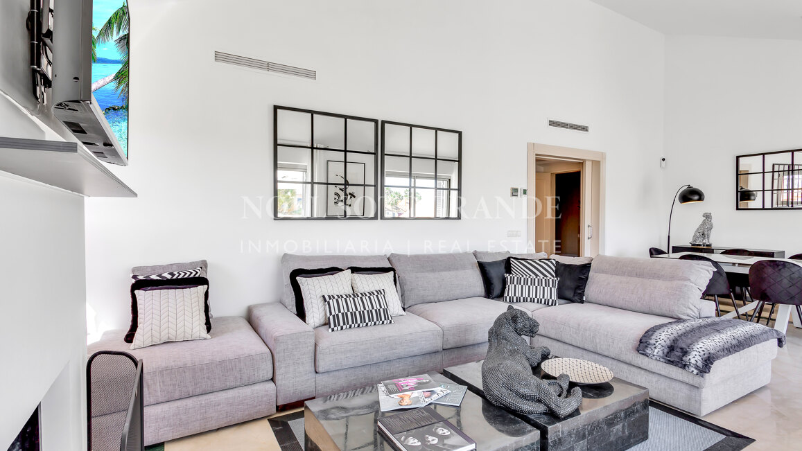 Erdgeschoss-Wohnung in der Marina von Sotogrande mit Garten und Pool