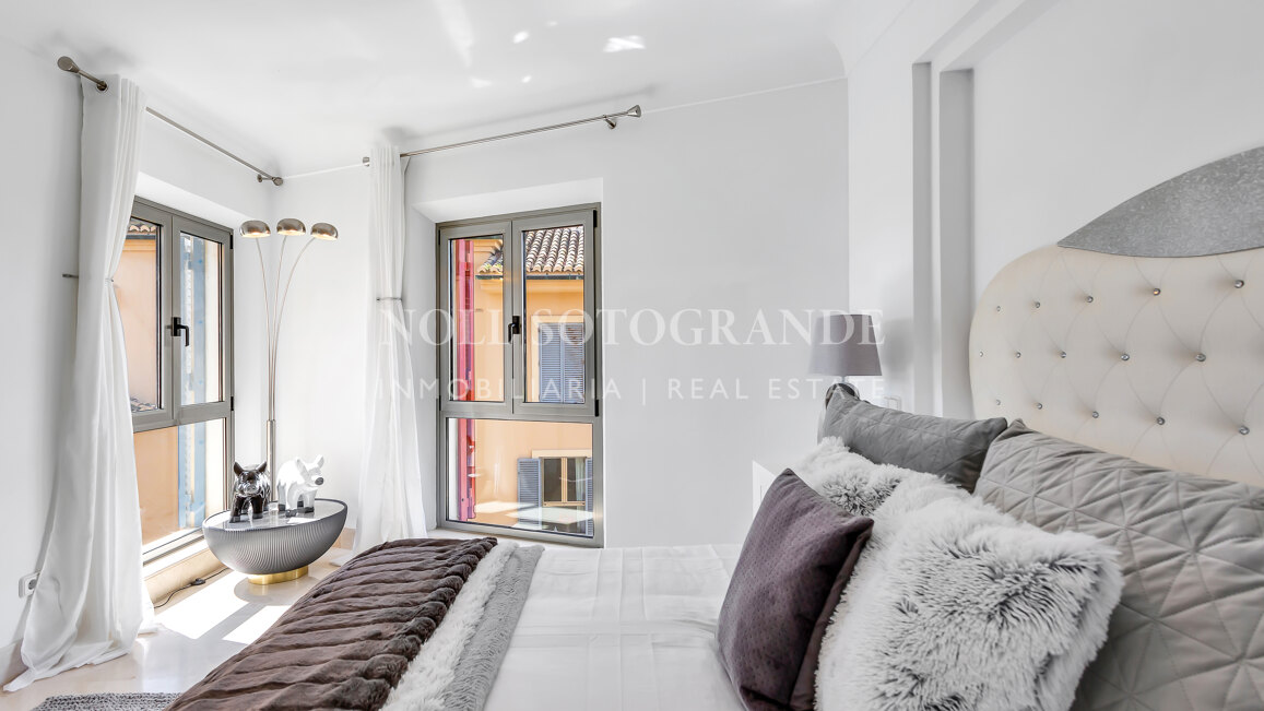 Erdgeschoss-Wohnung in der Marina von Sotogrande mit Garten und Pool