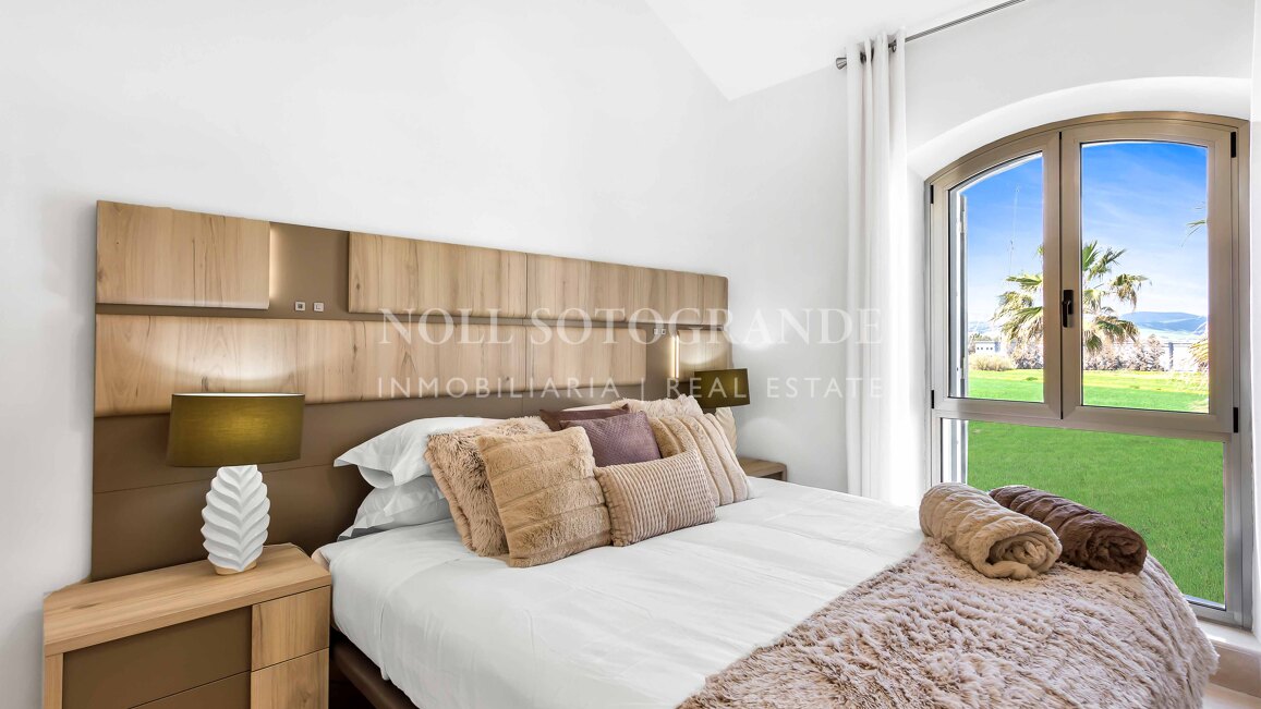 Erdgeschoss-Wohnung in der Marina von Sotogrande mit Garten und Pool