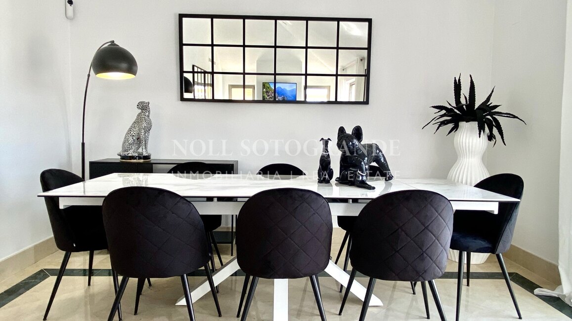 Erdgeschoss-Wohnung in der Marina von Sotogrande mit Garten und Pool