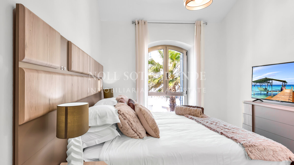 Erdgeschoss-Wohnung in der Marina von Sotogrande mit Garten und Pool