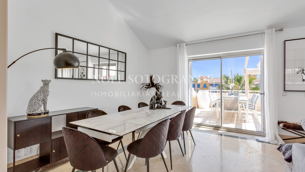 Erdgeschoss-Wohnung in der Marina von Sotogrande mit Garten und Pool