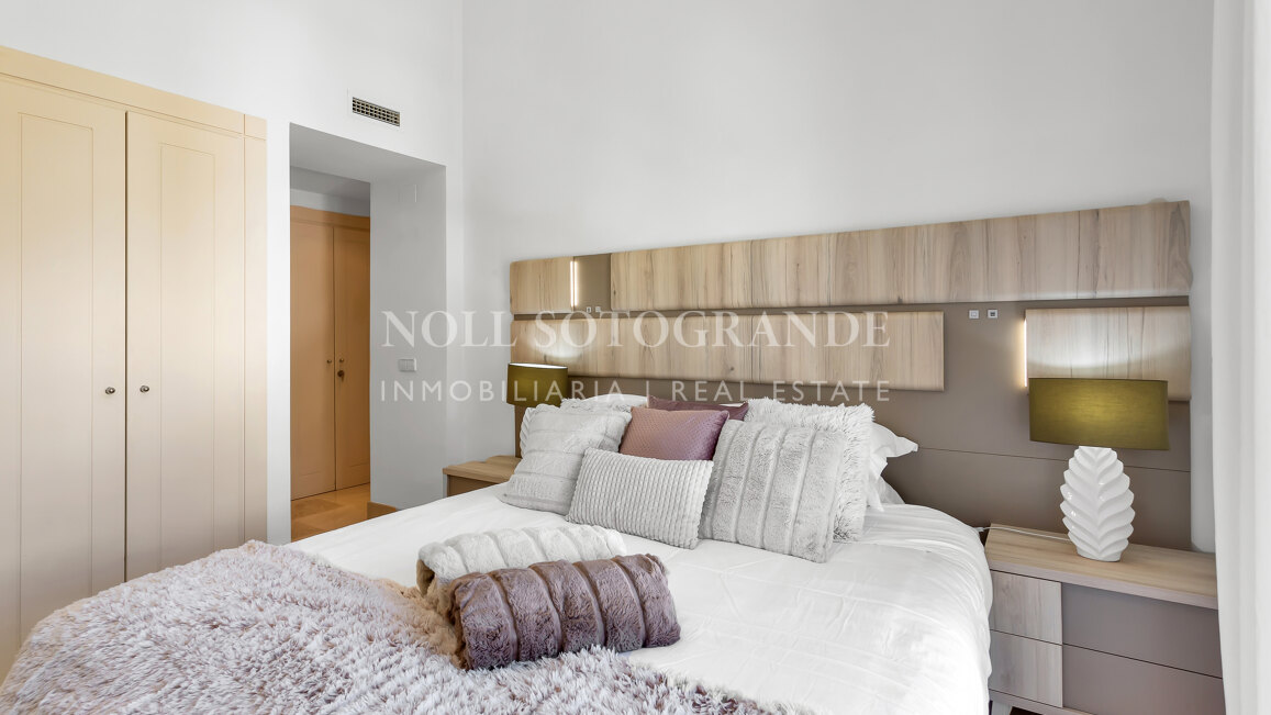 Erdgeschoss-Wohnung in der Marina von Sotogrande mit Garten und Pool