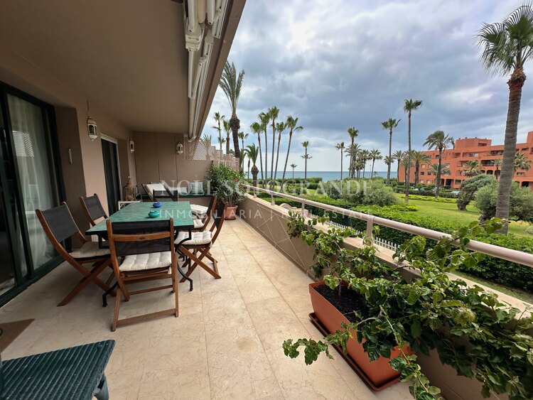 Apartamento con vistas para alquiler vacacional en Paseo del Mar