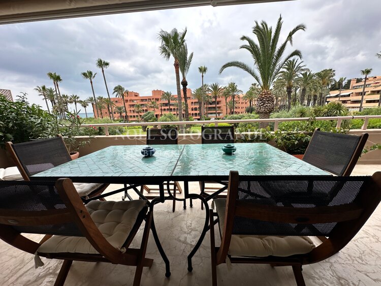 Apartamento con vistas para alquiler vacacional en Paseo del Mar