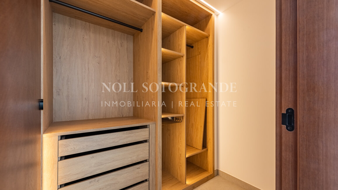 Villa Camellia - Moderne Villa mit 7 Schlafzimmern zum Verkauf in Sotogrande Alto