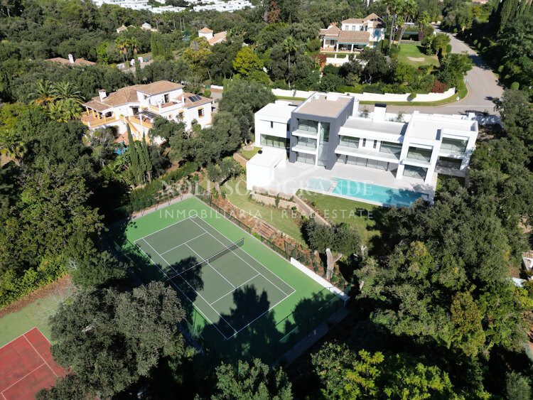 Villa Quixote - Moderne Villa mit 7 Schlafzimmern zum Verkauf in Sotogrande Alto