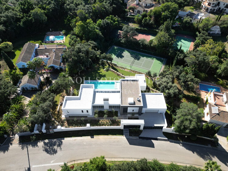 Villa Quixote - Moderne Villa mit 7 Schlafzimmern zum Verkauf in Sotogrande Alto