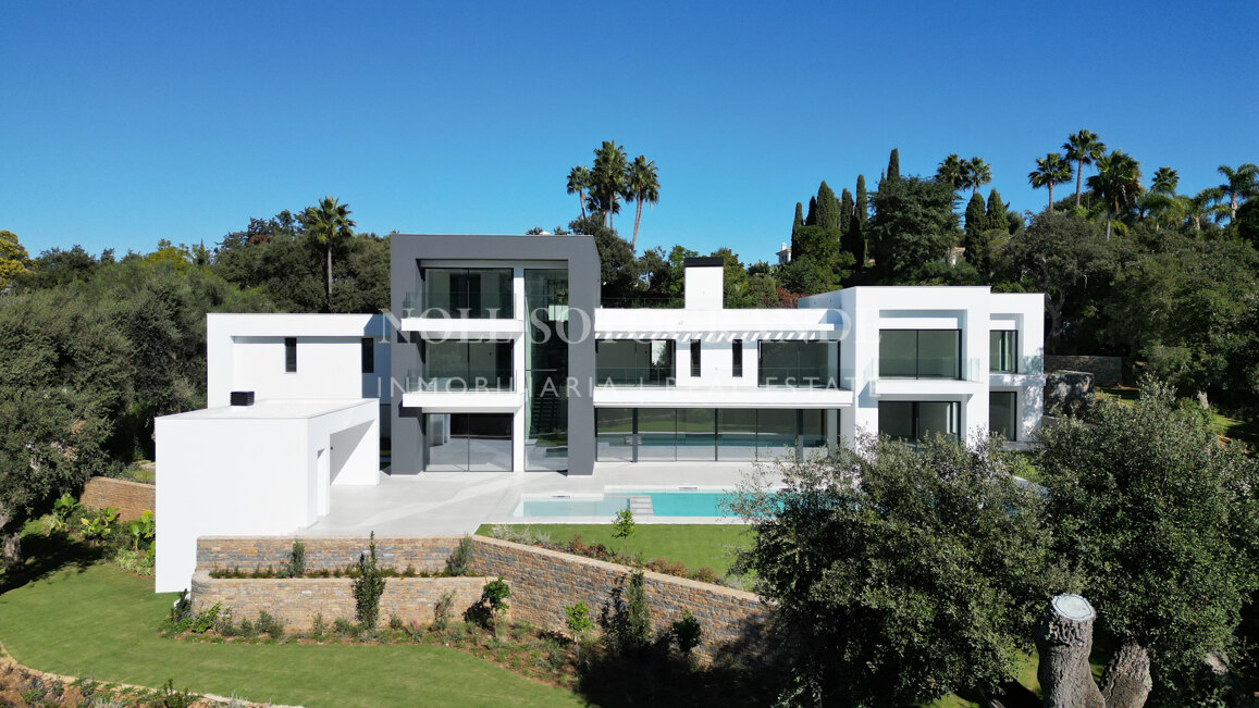 Villa Camellia - Moderne Villa mit 7 Schlafzimmern zum Verkauf in Sotogrande Alto
