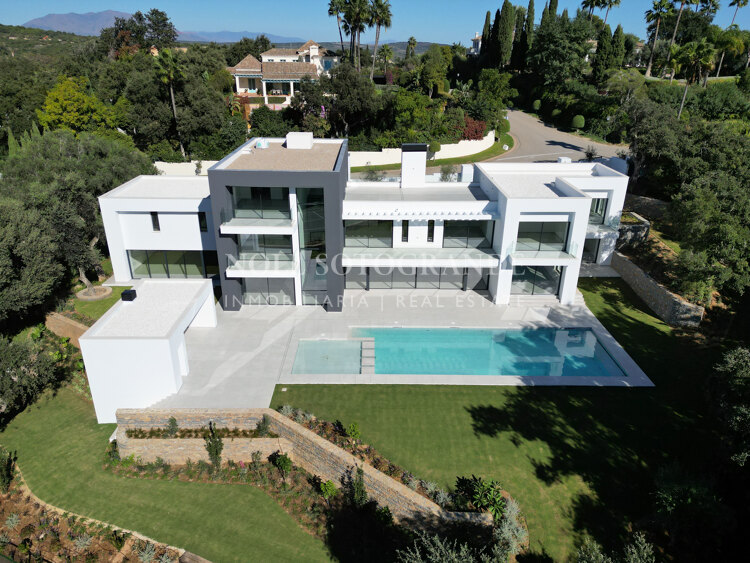 Villa Quixote - Moderne Villa mit 7 Schlafzimmern zum Verkauf in Sotogrande Alto