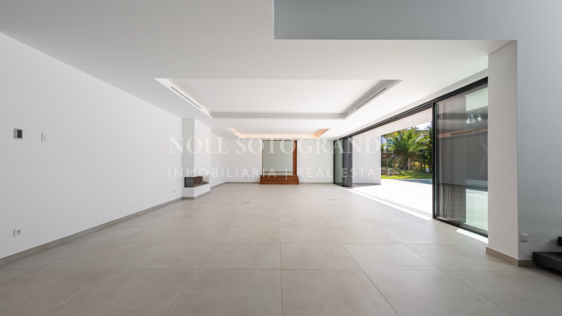 Villa Camellia - Moderne Villa mit 7 Schlafzimmern zum Verkauf in Sotogrande Alto