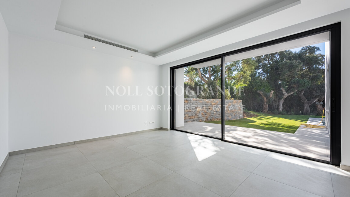Villa Camellia - Moderne Villa mit 7 Schlafzimmern zum Verkauf in Sotogrande Alto