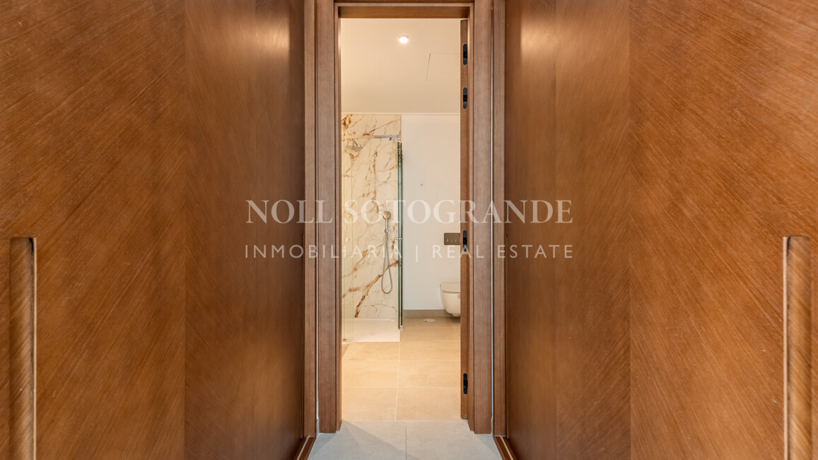 Villa Camellia - Moderne Villa mit 7 Schlafzimmern zum Verkauf in Sotogrande Alto