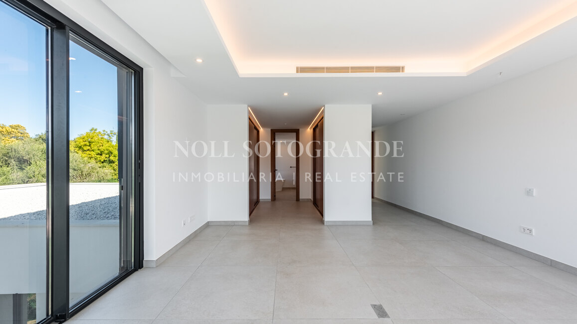 Villa Camellia - Moderne Villa mit 7 Schlafzimmern zum Verkauf in Sotogrande Alto