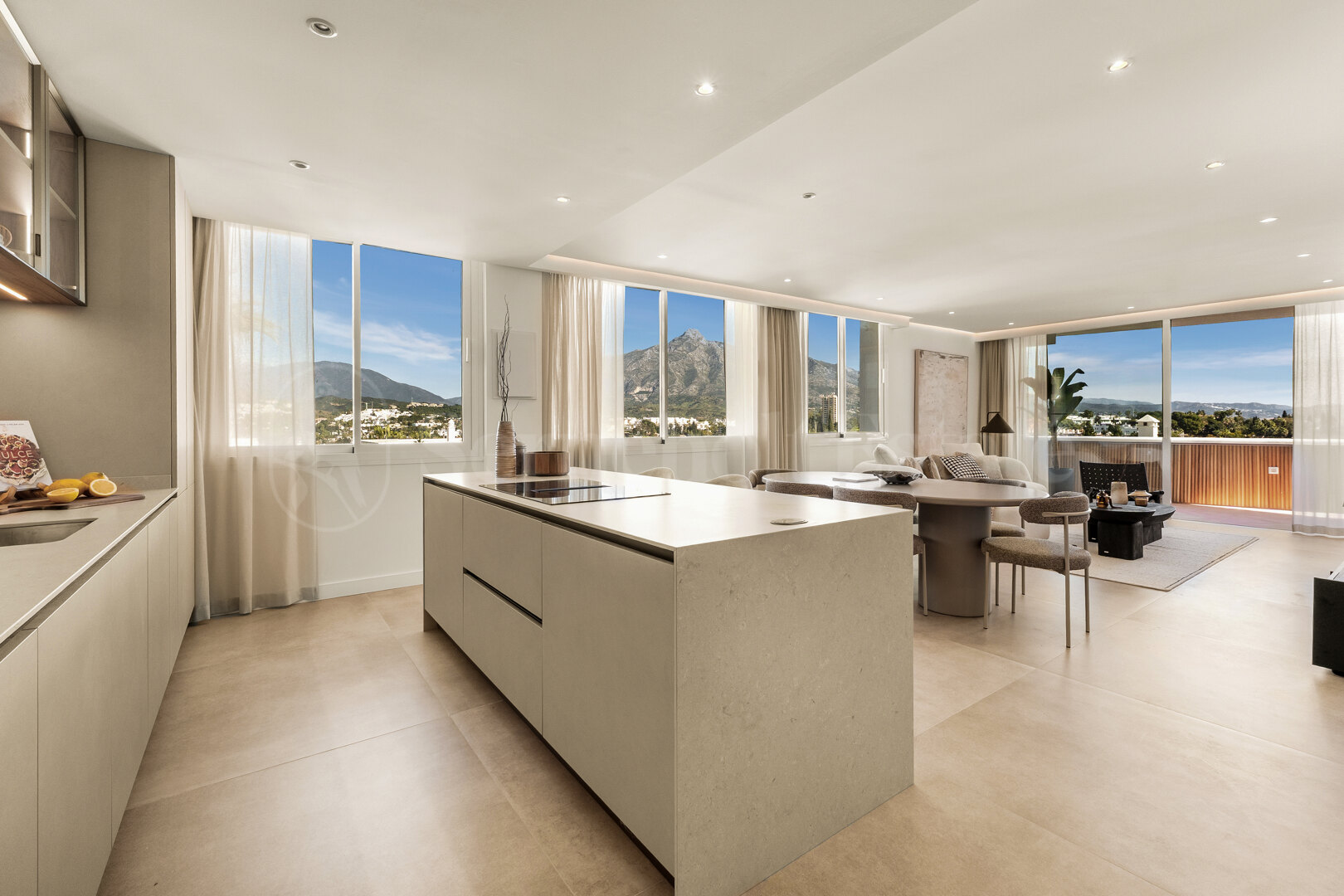 Apartment for sale in Nueva Andalucia, Marbella view