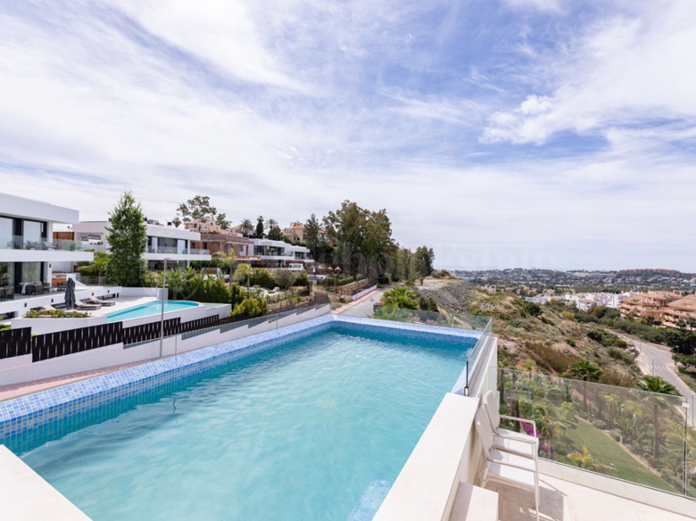 Apartment with private pool for sale