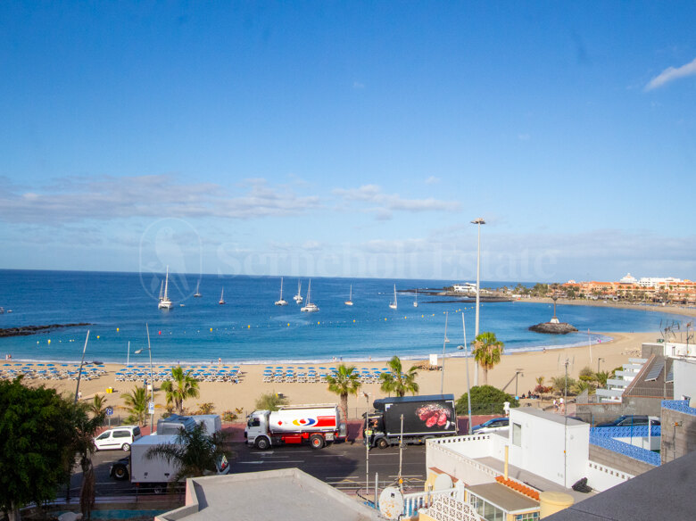 Beach Penthouse with Large Terrace and Sea Views