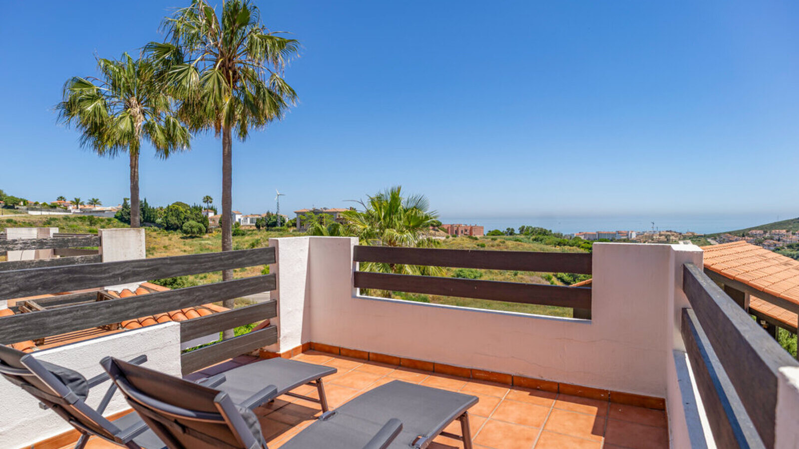 Apartamento Reformado con Vistas Panorámicas al Mar en Vistalmar Duquesa Norte, Manilva